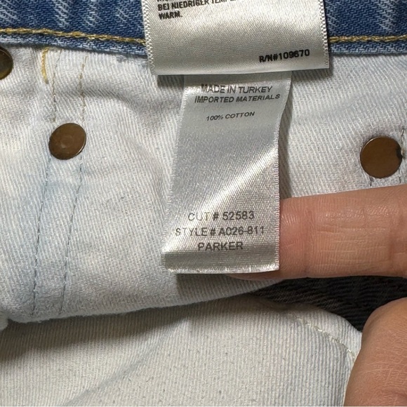 AGOLDE Parker Cut Off Jean Shorts Distressed High-Waisted size 28 Light Wash - Picture 13 of 13